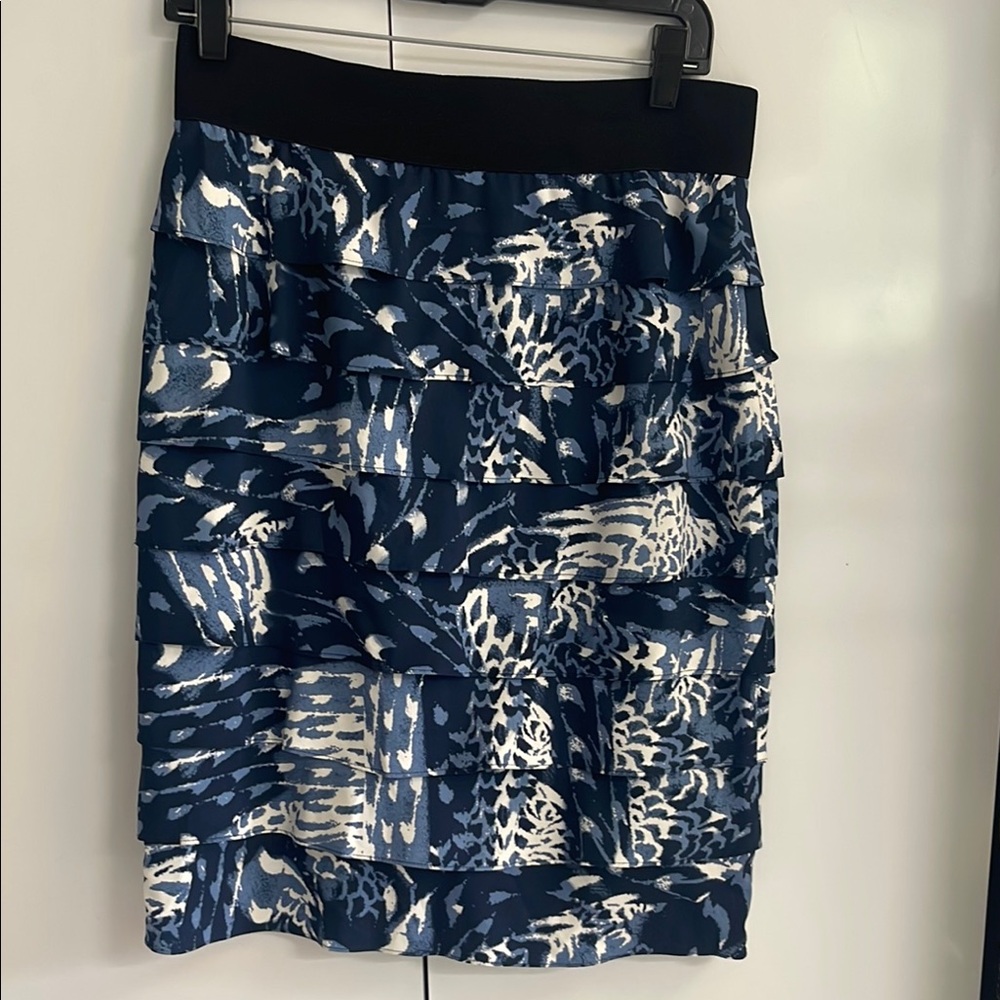 NWT ALFANI Elegant Blue Patterned TIERED Skirt Size 8